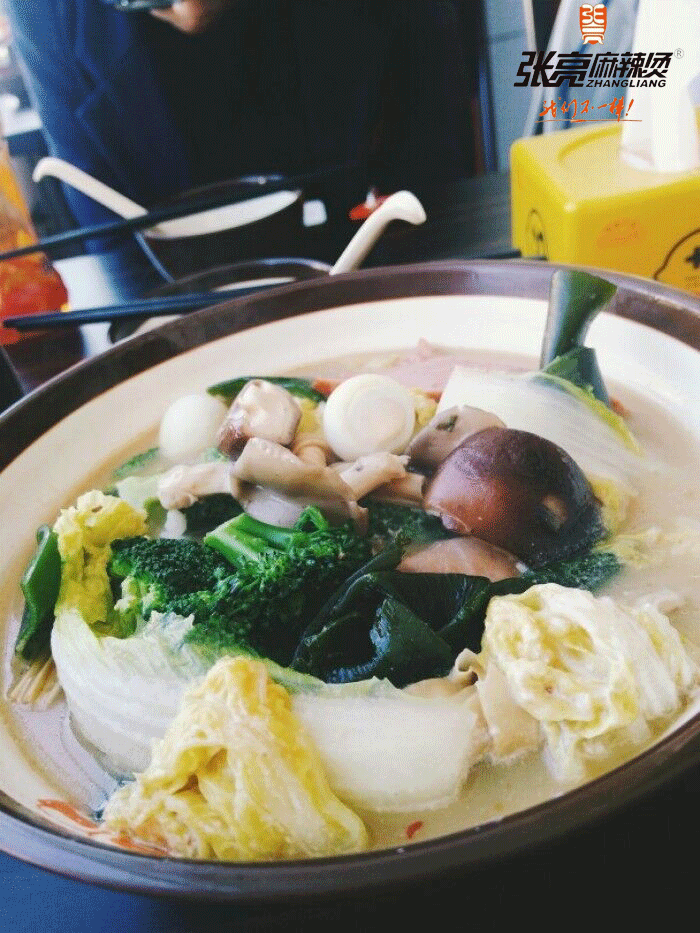 张亮麻辣烫加盟店，小本餐饮投资好项目